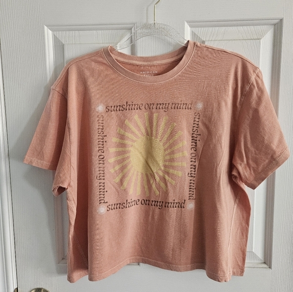 AE Cropped Graphic Tee - Picture 1 of 5